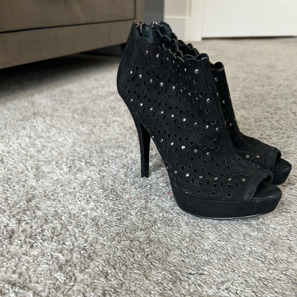 Studded Enzo Angiolini Platforms. - Picture 5 of 6